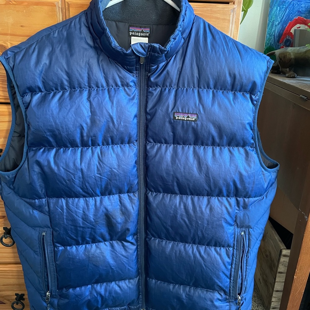Men’s XL Down Patagonia Vest.